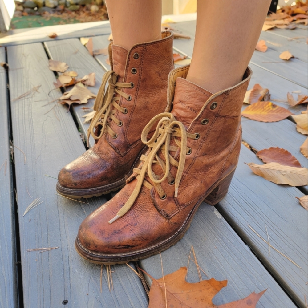 Frye Sabrina 6G Lace Up Combat Boots